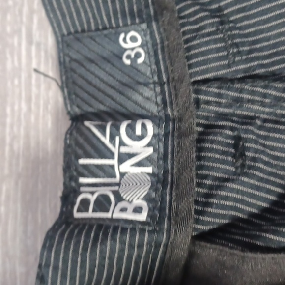 Billabong Shorts Mens 36 Black Pin Stripe Active Wear Leisure Golf Cotton Pocke - Picture 2 of 12